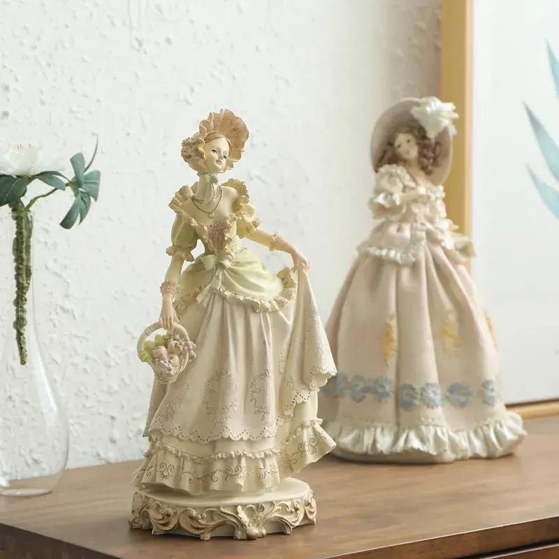 European Victorian Girl Beauty - Nutcracker Figurine avis et prix